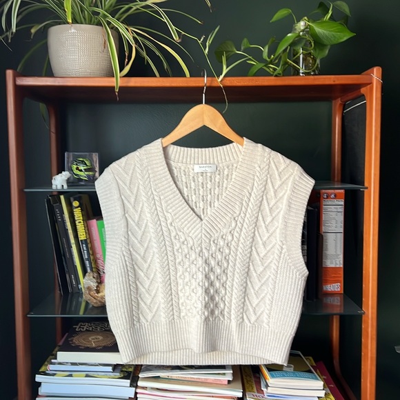 Aritzia Babaton Emporia Sweater Vest - Picture 6 of 9